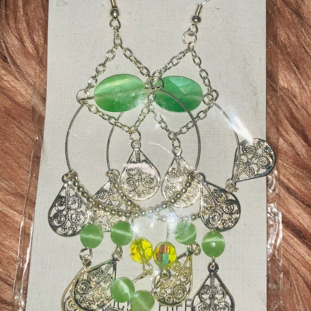 accessories - Picture 2 of 2